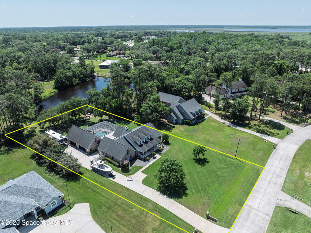 5670 Bob White Trail, Mims, FL 32754