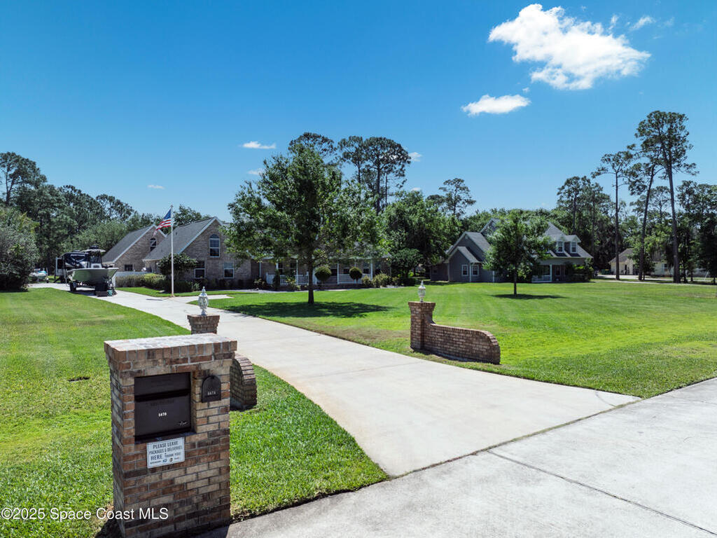 5670 Bob White Trail, Mims, FL 32754