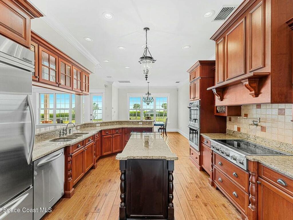 9490 S Tropical Trail, Merritt Island, FL 32952