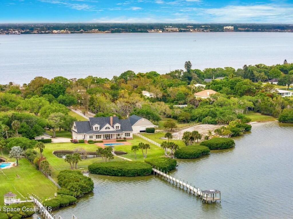 9490 S Tropical Trail, Merritt Island, FL 32952