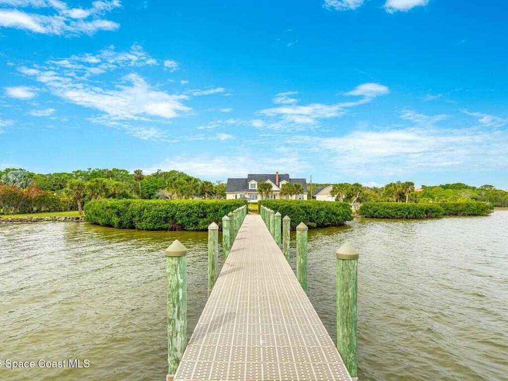 9490 S Tropical Trail, Merritt Island, FL 32952