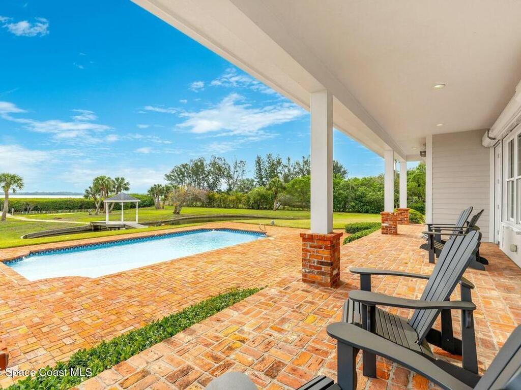 9490 S Tropical Trail, Merritt Island, FL 32952