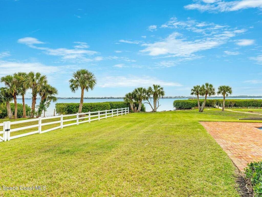 9490 S Tropical Trail, Merritt Island, FL 32952