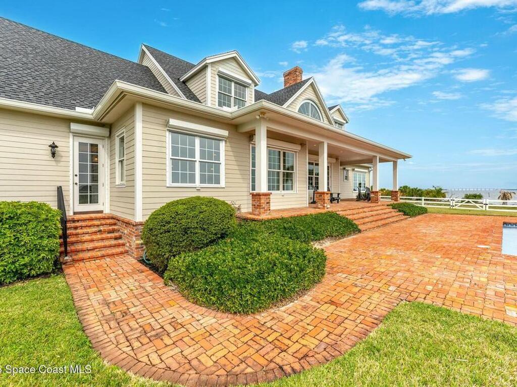 9490 S Tropical Trail, Merritt Island, FL 32952