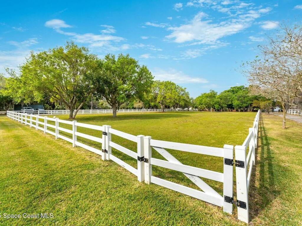 9490 S Tropical Trail, Merritt Island, FL 32952