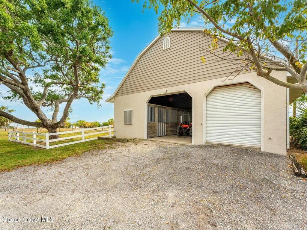 9490 S Tropical Trail, Merritt Island, FL 32952