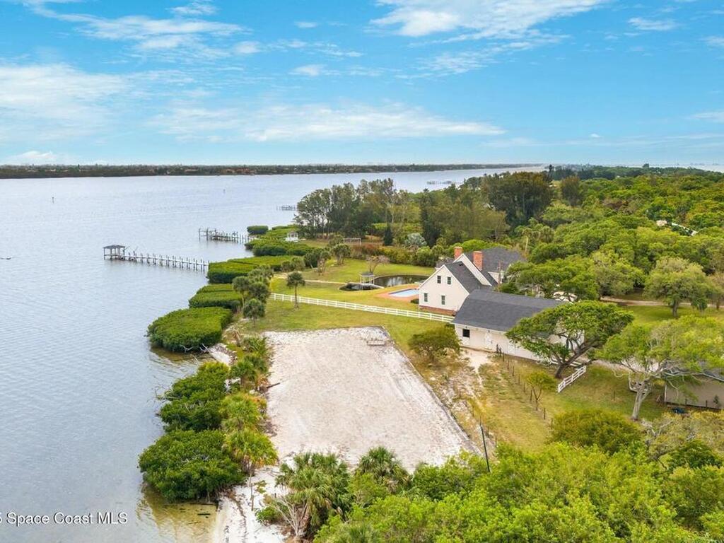 9490 S Tropical Trail, Merritt Island, FL 32952