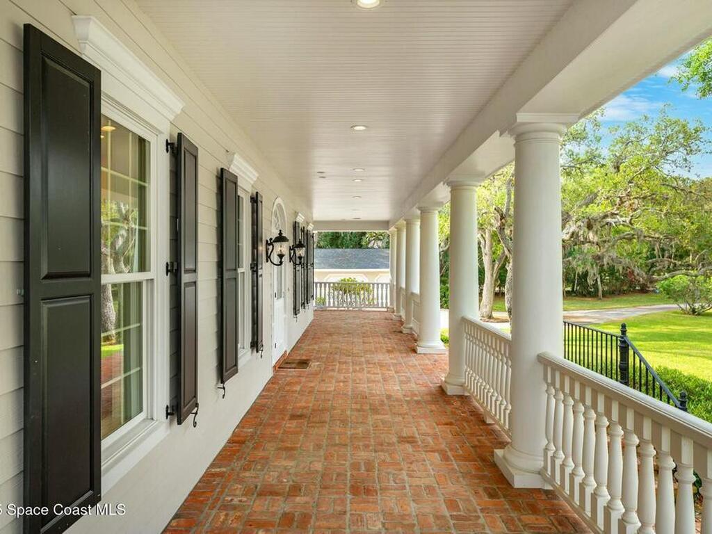 9490 S Tropical Trail, Merritt Island, FL 32952