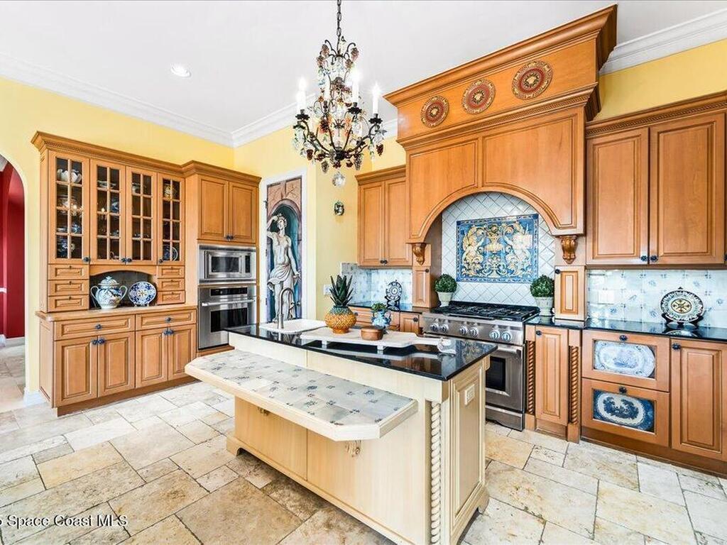 9340 S Tropical Trail, Merritt Island, FL 32952