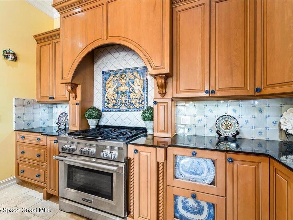 9340 S Tropical Trail, Merritt Island, FL 32952