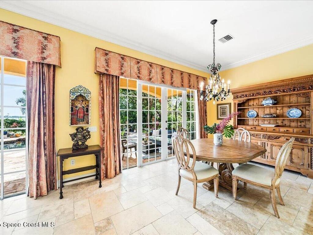 9340 S Tropical Trail, Merritt Island, FL 32952