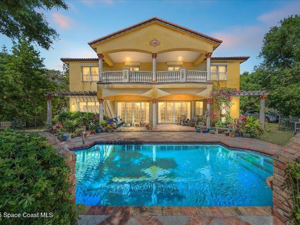 9340 S Tropical Trail, Merritt Island, FL 32952