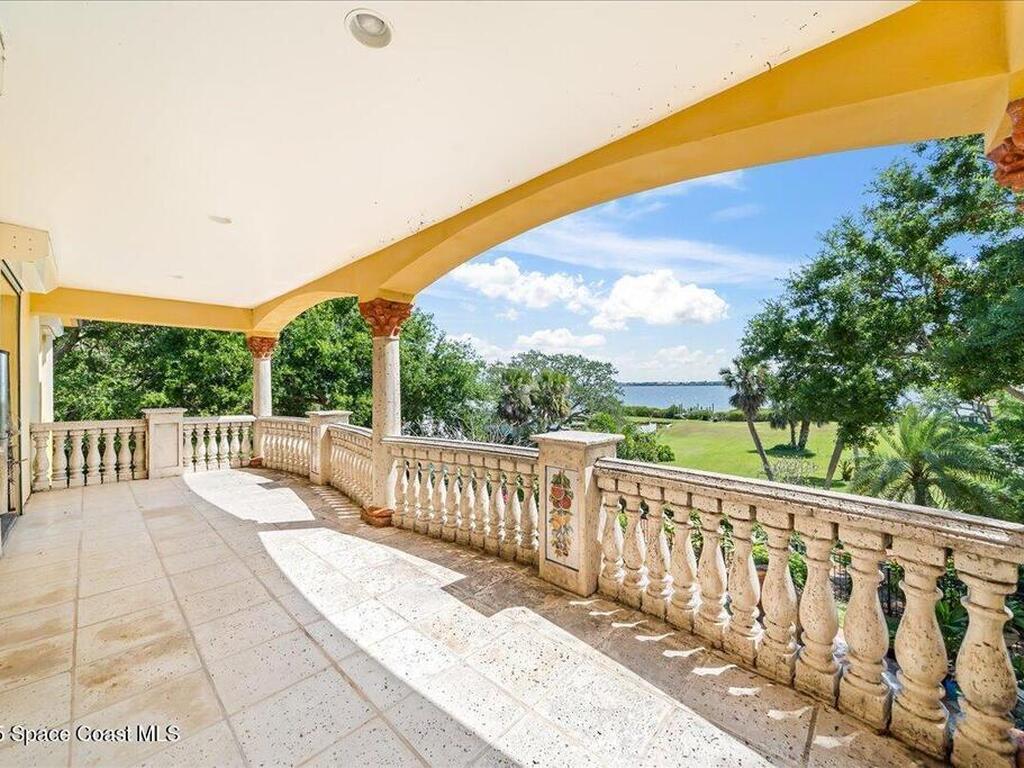 9340 S Tropical Trail, Merritt Island, FL 32952