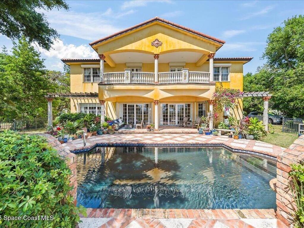 9340 S Tropical Trail, Merritt Island, FL 32952