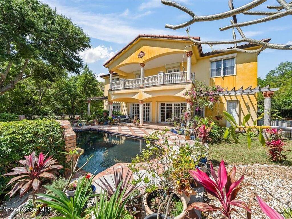 9340 S Tropical Trail, Merritt Island, FL 32952