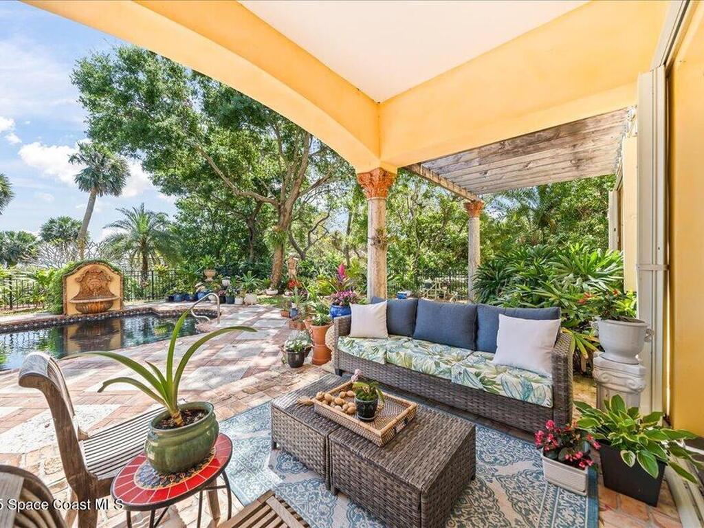 9340 S Tropical Trail, Merritt Island, FL 32952