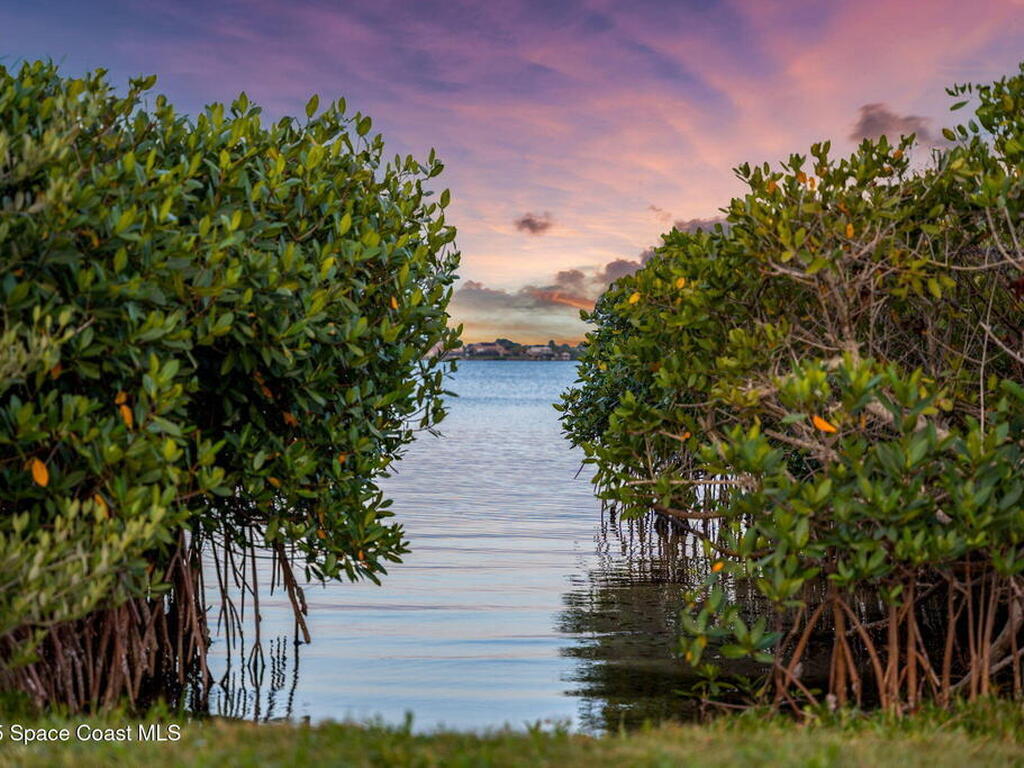 9340 S Tropical Trail, Merritt Island, FL 32952