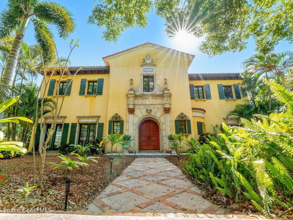 9340 S Tropical Trail, Merritt Island, FL 32952