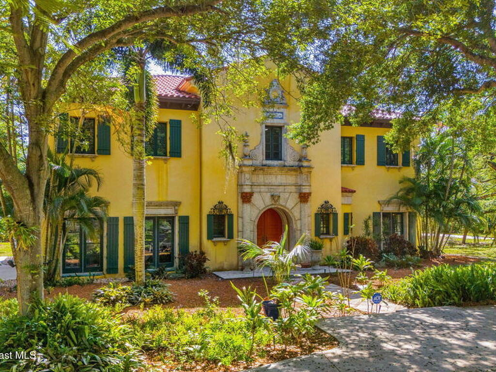 9340 S Tropical Trail, Merritt Island, FL 32952