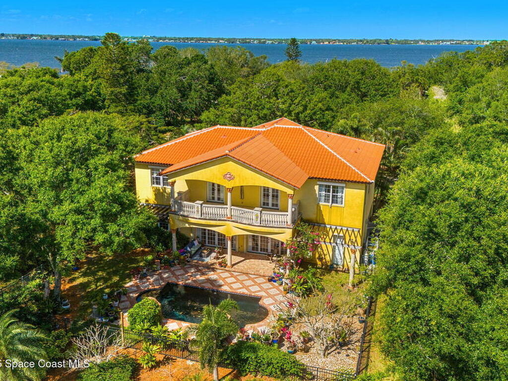 9340 S Tropical Trail, Merritt Island, FL 32952