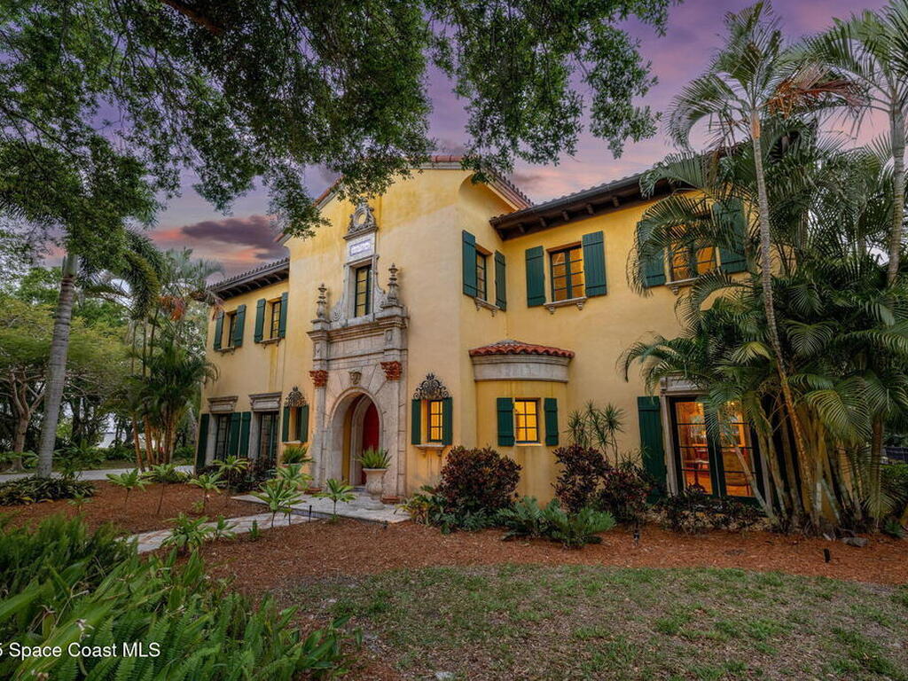 9340 S Tropical Trail, Merritt Island, FL 32952