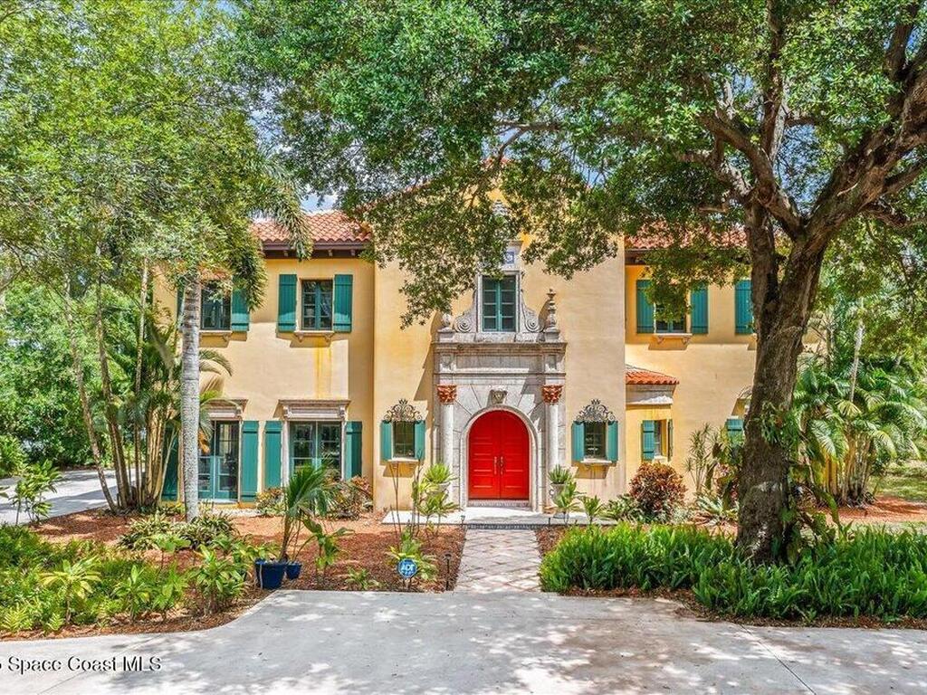 9340 S Tropical Trail, Merritt Island, FL 32952