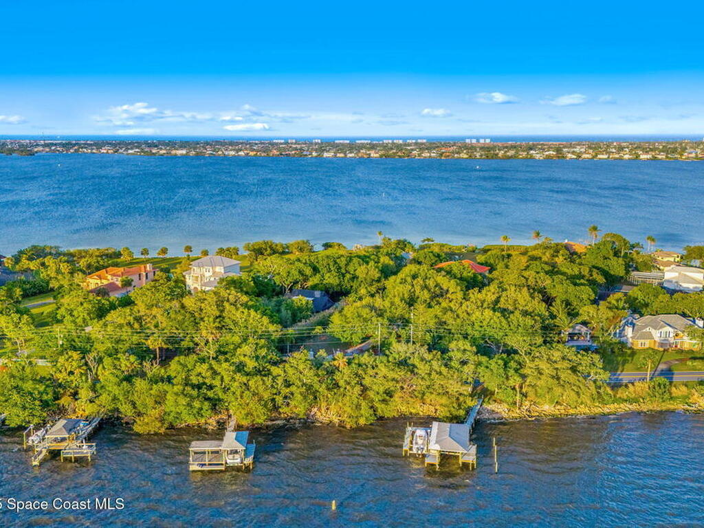 9340 S Tropical Trail, Merritt Island, FL 32952