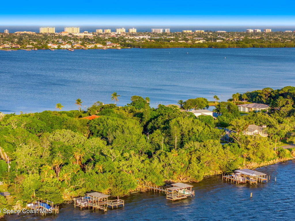 9340 S Tropical Trail, Merritt Island, FL 32952