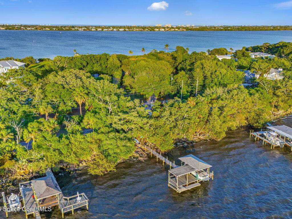 9340 S Tropical Trail, Merritt Island, FL 32952