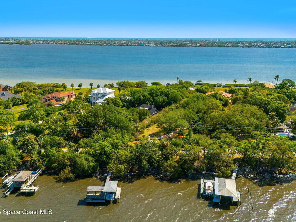 9340 S Tropical Trail, Merritt Island, FL 32952