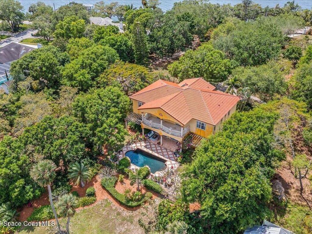 9340 S Tropical Trail, Merritt Island, FL 32952