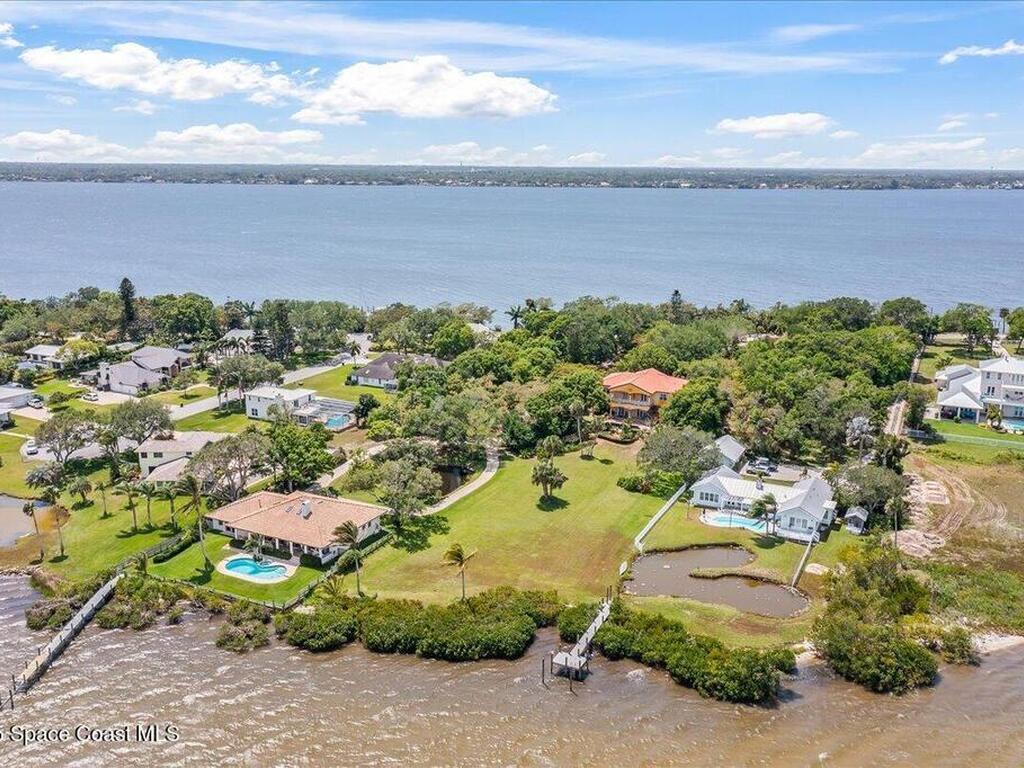 9340 S Tropical Trail, Merritt Island, FL 32952