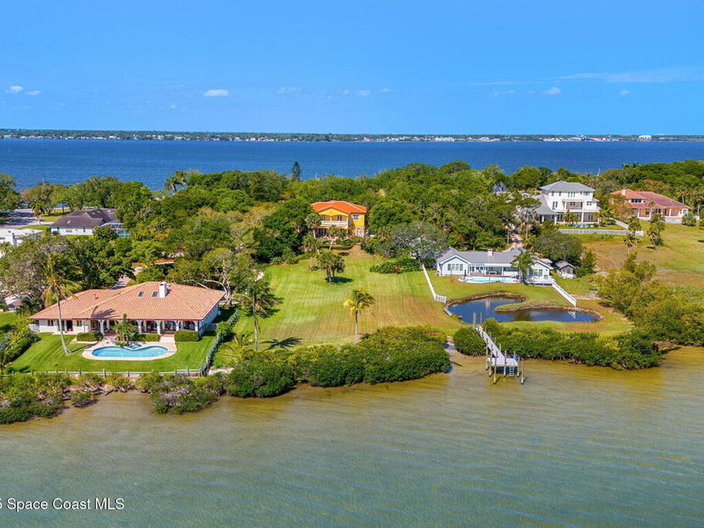 9340 S Tropical Trail, Merritt Island, FL 32952