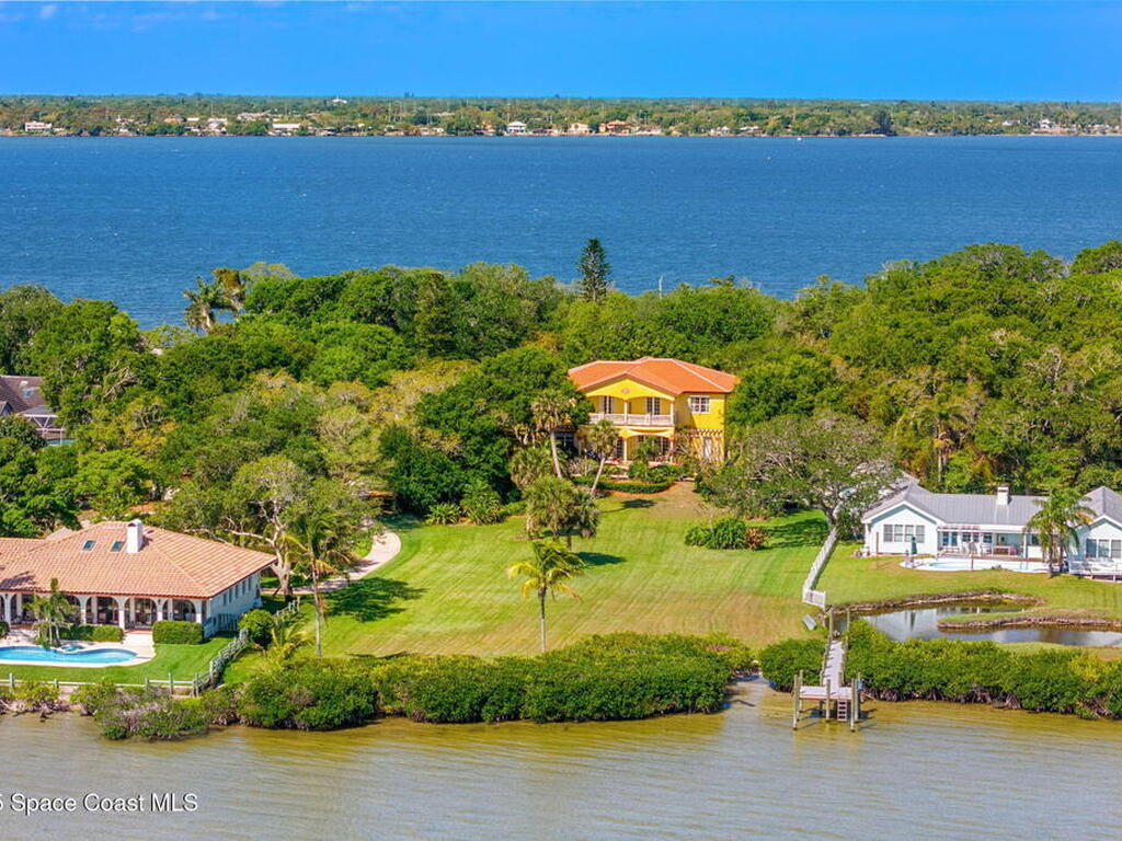 9340 S Tropical Trail, Merritt Island, FL 32952