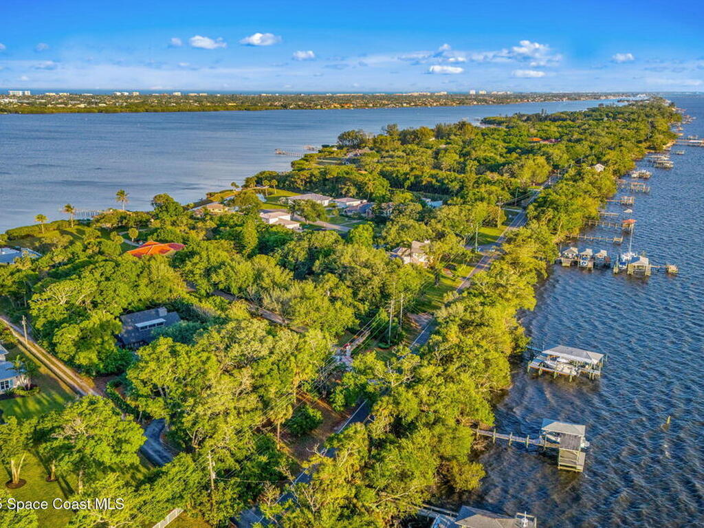 9340 S Tropical Trail, Merritt Island, FL 32952