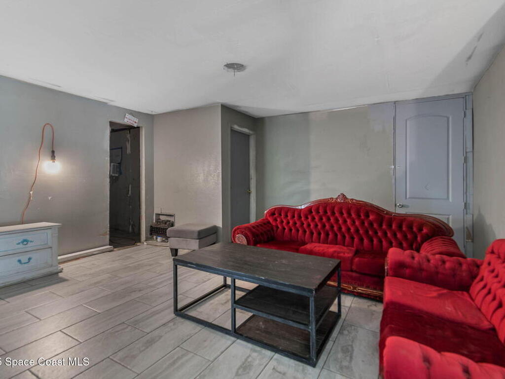 1136 Lakewood Park Drive, Daytona Beach, FL 32117