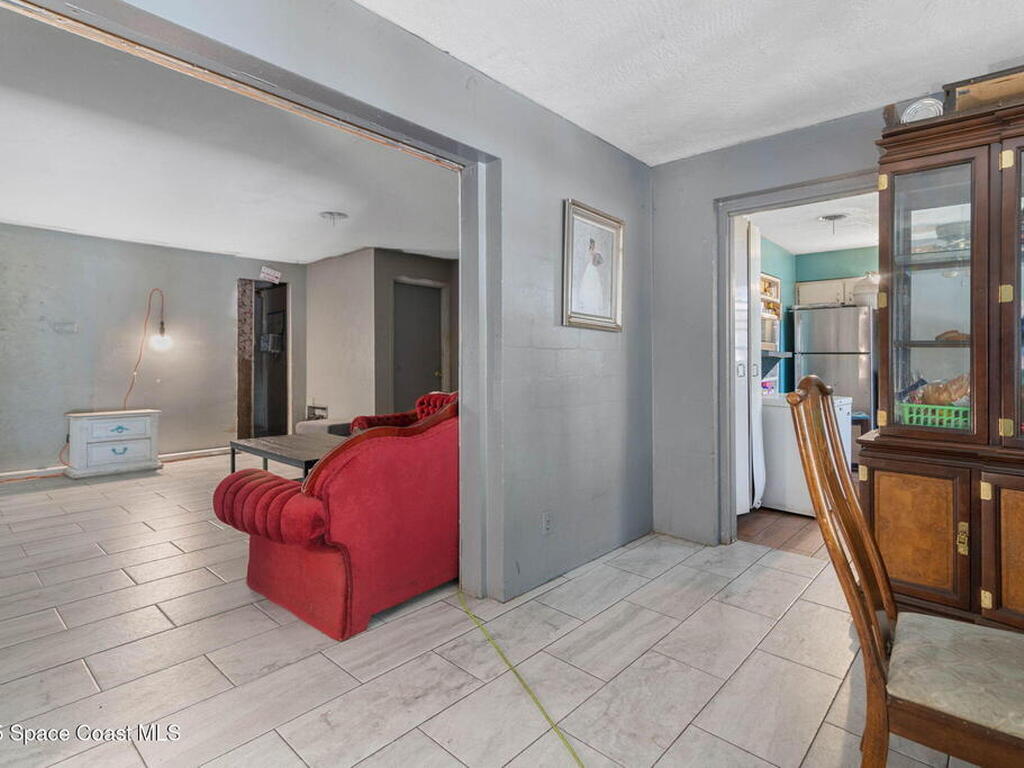 1136 Lakewood Park Drive, Daytona Beach, FL 32117