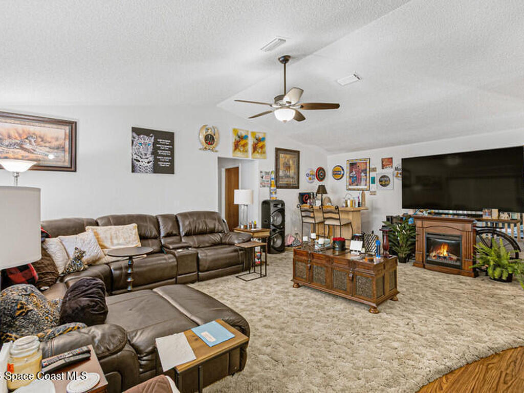 618 Americana Boulevard, Palm Bay, FL 32907