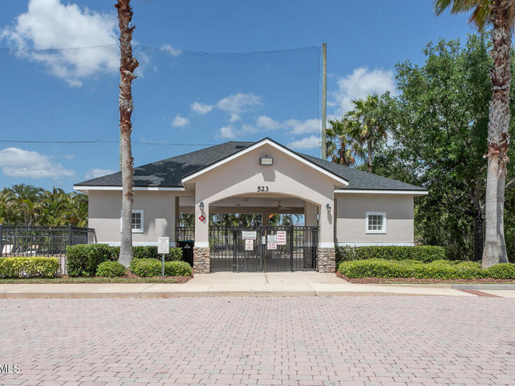 560 Remington Green Drive, Palm Bay, FL 32909