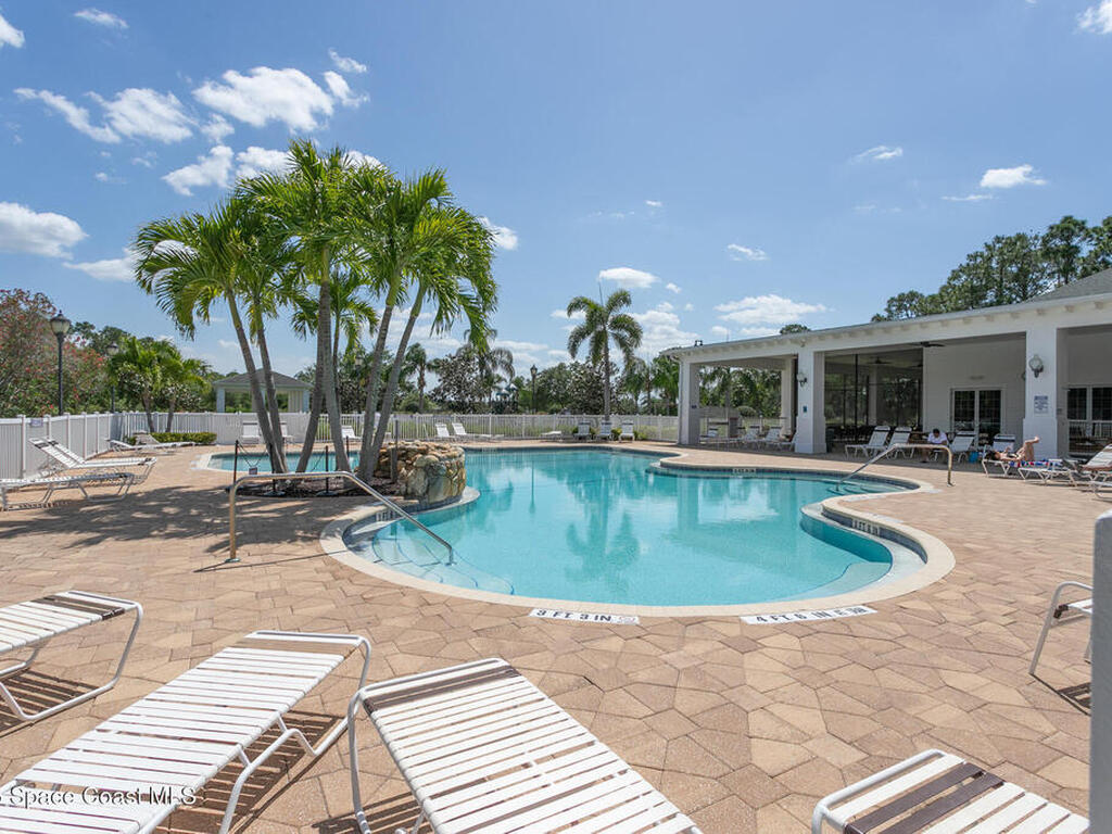 560 Remington Green Drive, Palm Bay, FL 32909