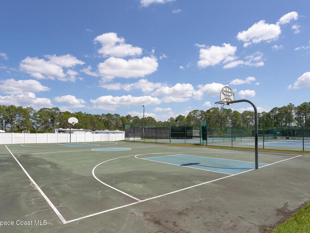 560 Remington Green Drive, Palm Bay, FL 32909