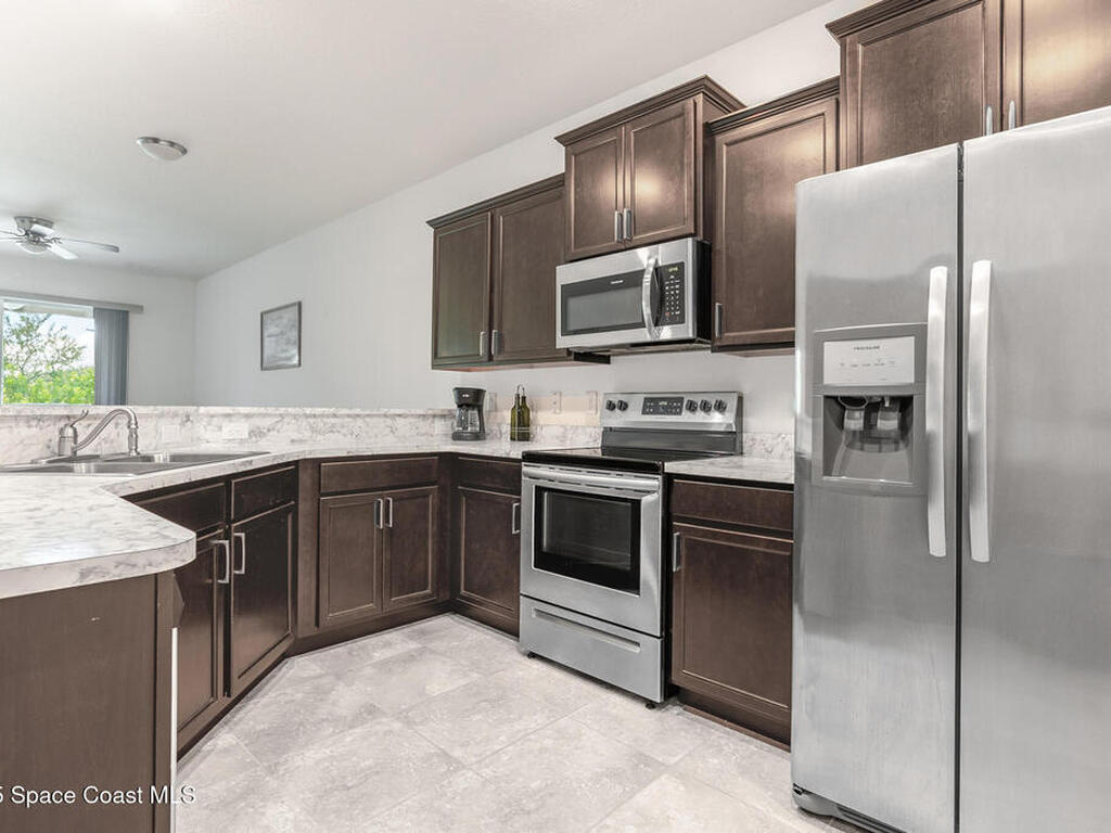 560 Remington Green Drive, Palm Bay, FL 32909