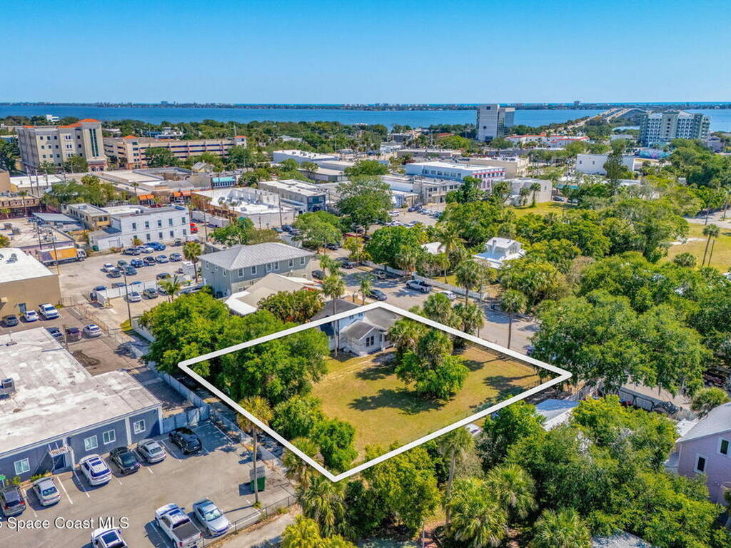 2106 Vernon Place, Melbourne, FL 32901