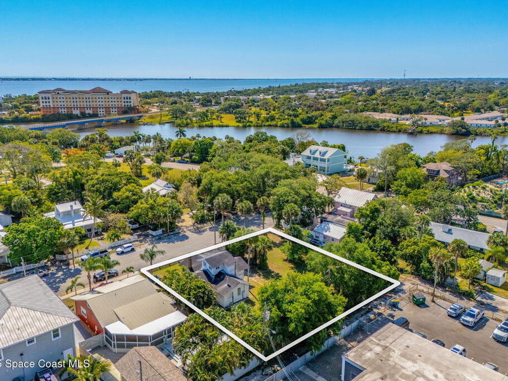 2106 Vernon Place, Melbourne, FL 32901