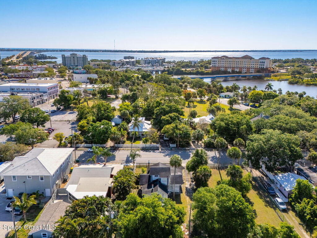 2106 Vernon Place, Melbourne, FL 32901