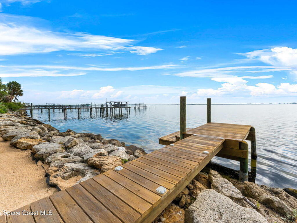 860 S Banana River Drive, Merritt Island, FL 32952