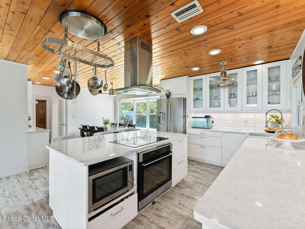 860 S Banana River Drive, Merritt Island, FL 32952