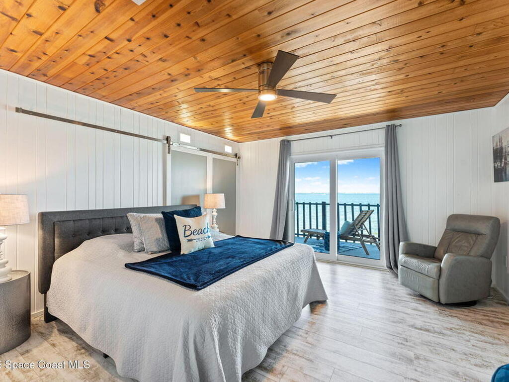 860 S Banana River Drive, Merritt Island, FL 32952