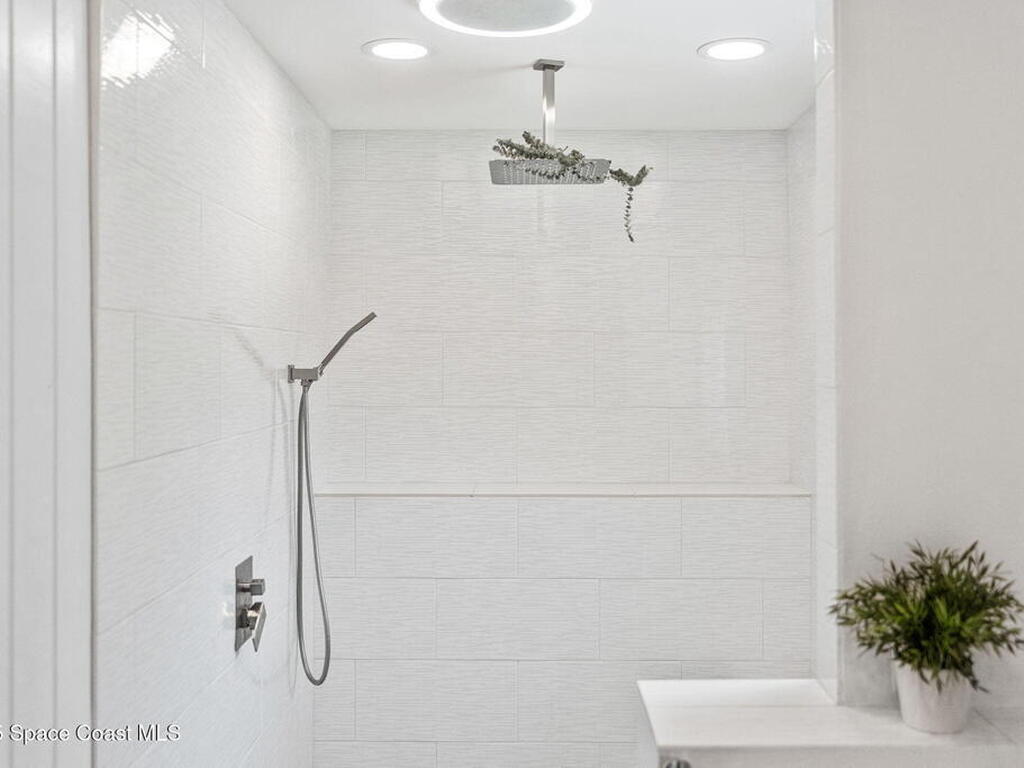 860 S Banana River Drive, Merritt Island, FL 32952