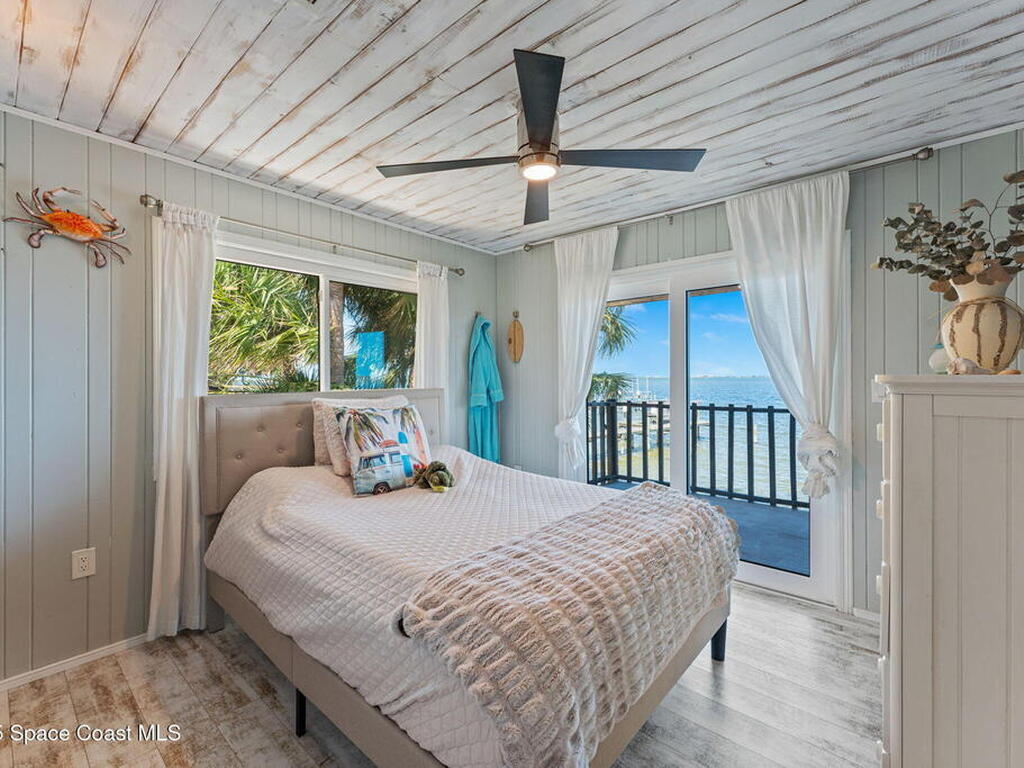 860 S Banana River Drive, Merritt Island, FL 32952